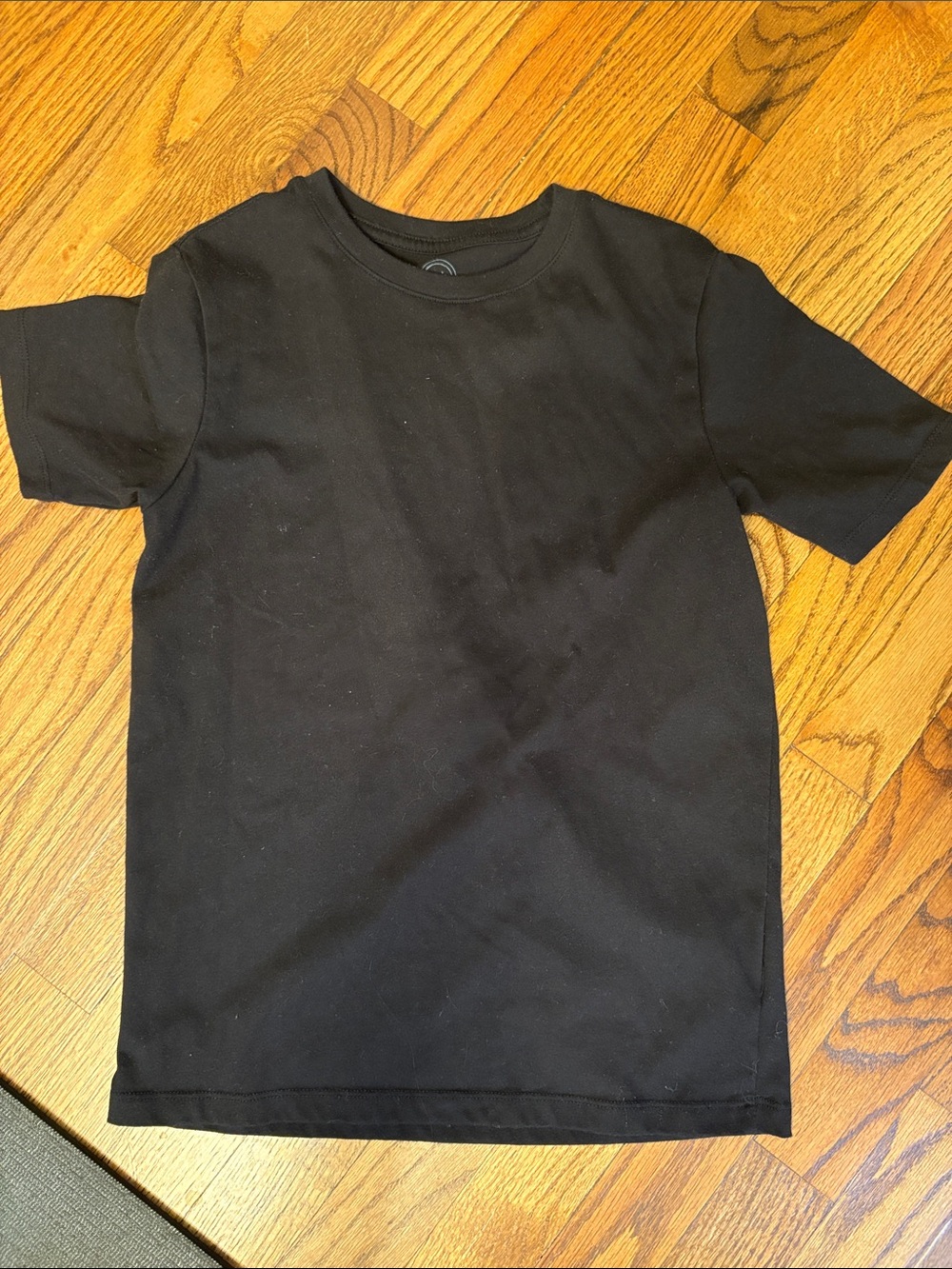 Plain black t shirt